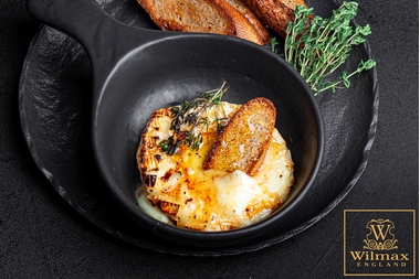 BAKED CAMEMBERT WITH THYME AND TOAST